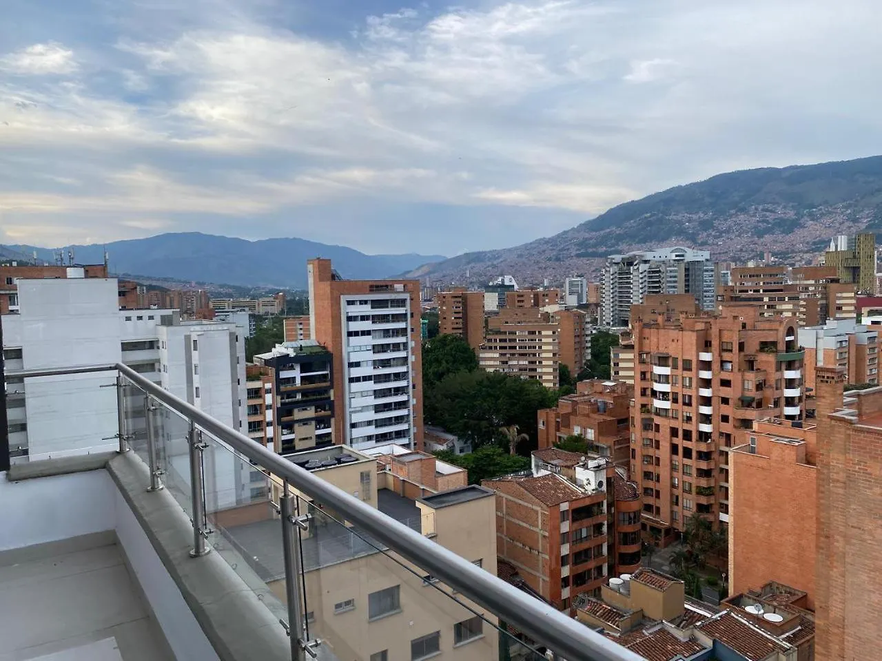 Hermoso Y Nuevo Apartamento 16 Medellin Colombia
