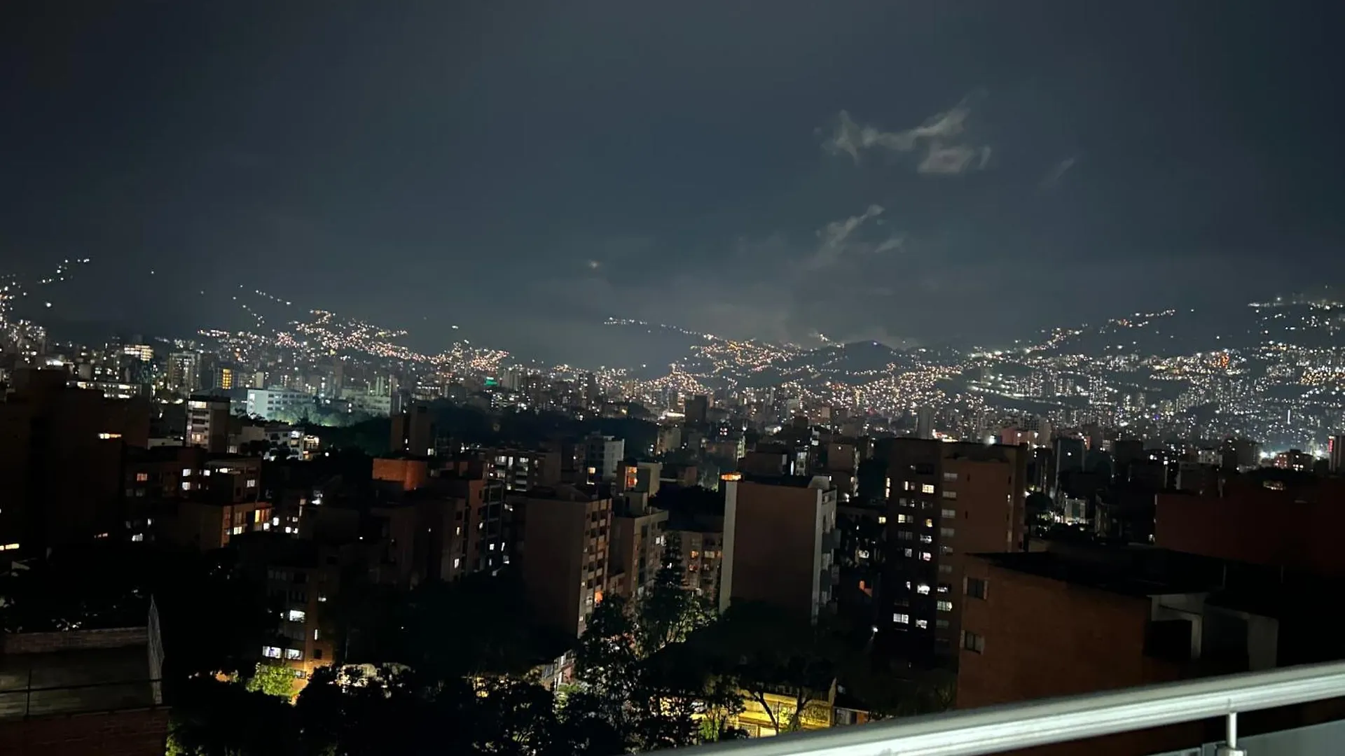 Hermoso Y Nuevo Apartamento 16 Medellín
